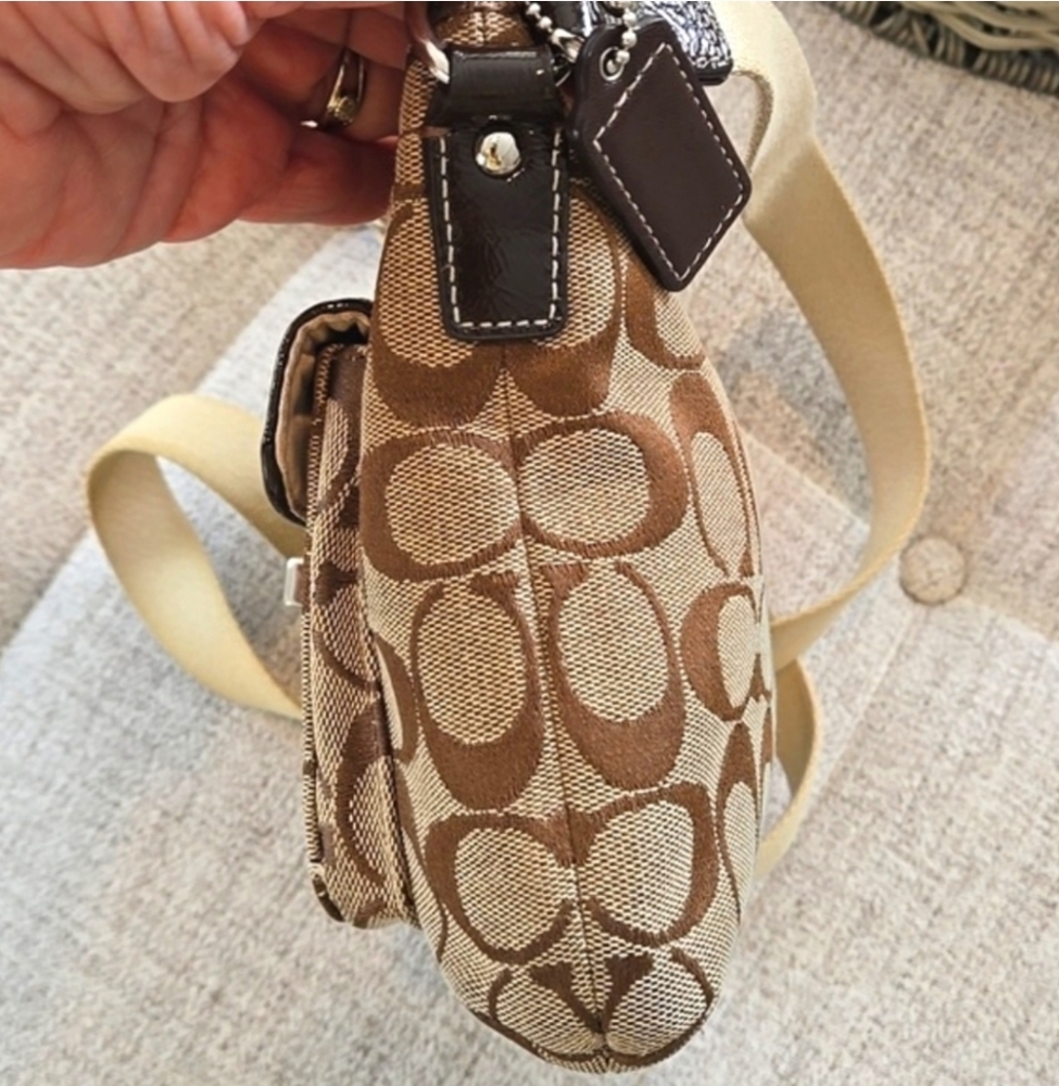 HP!  Coach Crossbody Bag And Essential Wristlet Bundle - Picture 3 of 16
